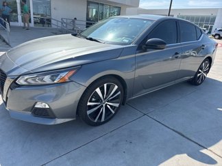 Used 2022 Nissan Altima 2.5 SR image 1