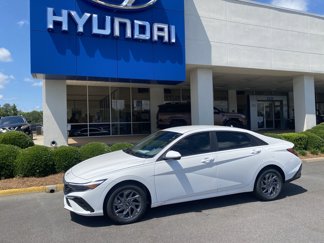 New 2024 Hyundai Elantra SEL image 1