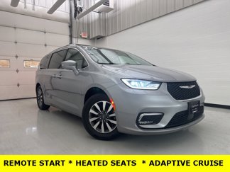 Used 2021 Chrysler Pacifica Touring-L image 1