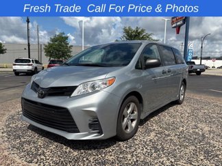 Used 2020 Toyota Sienna L image 1