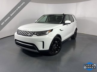 Used 2023 Land Rover Discovery S image 1
