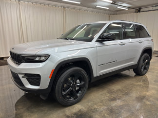 New 2025 Jeep Grand Cherokee Laredo image 1