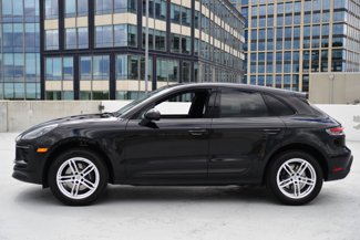 Certified 2025 Porsche Macan image 1