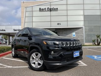 Used 2022 Jeep Compass Latitude image 1