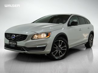 Used 2015 Volvo V60 T5 Cross Country image 1