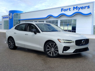 Used 2022 Volvo S60 B5 Momentum w/ Premium Package image 1