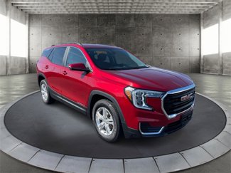 Used 2022 GMC Terrain SLE w/ Driver Convenience Package image 1