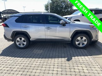 Used 2020 Toyota RAV4 XLE video 1