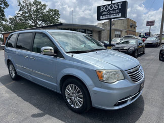 Used 2013 Chrysler Town & Country Touring-L w/ Driver Convenience Group image 1