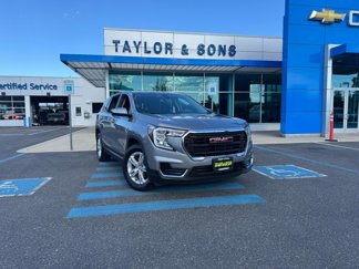 Used 2024 GMC Terrain SLE video 1