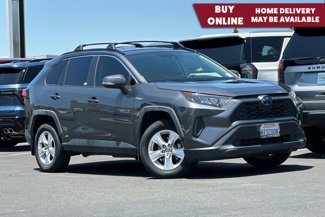 Used 2020 Toyota RAV4 LE image 1