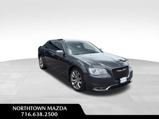 Used 2019 Chrysler 300 Limited image 1