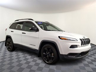Used 2017 Jeep Cherokee Altitude image 1