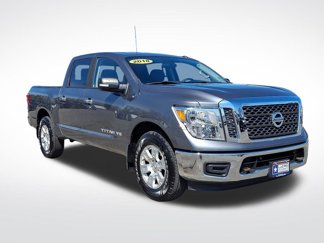 Used 2018 Nissan Titan SV image 1