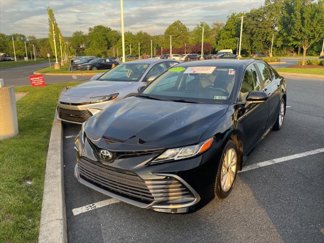 Certified 2022 Toyota Camry LE image 1