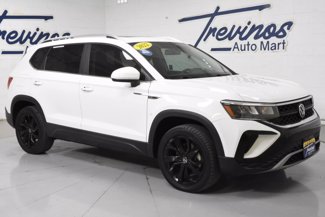 Used 2022 Volkswagen Taos SE image 1