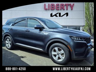 Certified 2022 Kia Sorento LX image 1