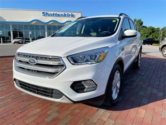 Used 2017 Ford Escape SE w/ Equipment Group 201A image 1