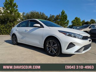 Used 2023 Kia Forte LXS image 1