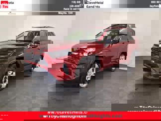 Used 2020 Toyota RAV4 LE image 1