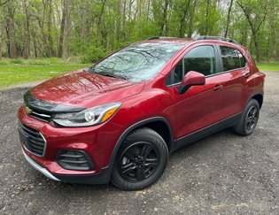 Used 2022 Chevrolet Trax LT w/ LT Convenience Package image 1