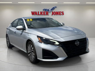 Used 2023 Nissan Altima 2.5 SV image 1