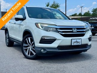 Used 2017 Honda Pilot Touring image 1