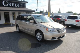 Used 2016 Chrysler Town & Country Touring image 1