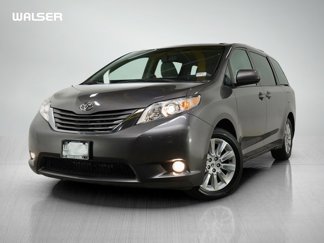 Used 2013 Toyota Sienna XLE image 1