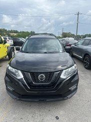 Used 2018 Nissan Rogue SV image 1