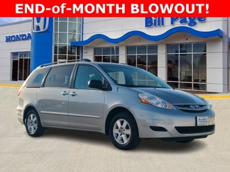 Used 2010 Toyota Sienna CE image 1