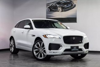Used 2017 Jaguar F-PACE S image 1