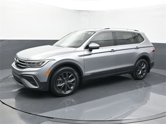 Used 2023 Volkswagen Tiguan SE image 1