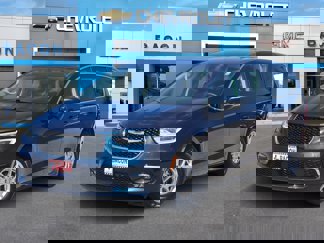 Used 2023 Chrysler Pacifica Touring-L image 1
