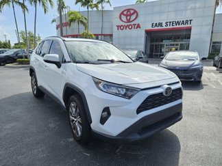 Used 2020 Toyota RAV4 XLE Premium image 1