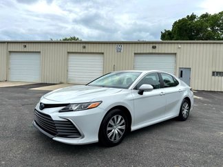 Used 2022 Toyota Camry LE image 1