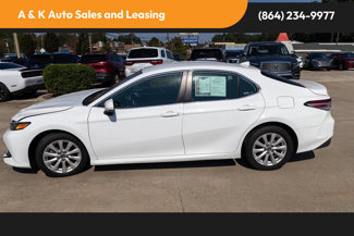 Used 2020 Toyota Camry LE image 1