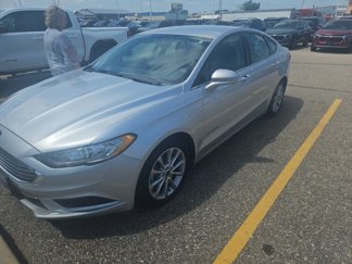 Used 2017 Ford Fusion SE image 1