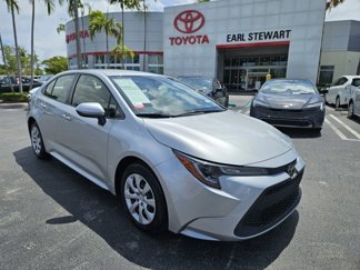 Certified 2022 Toyota Corolla LE image 1