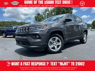 Used 2024 Jeep Compass Latitude image 1