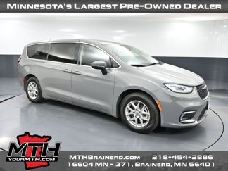 Used 2023 Chrysler Pacifica Touring-L image 1
