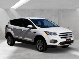 Used 2017 Ford Escape SE image 1