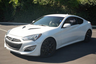 Used 2016 Hyundai Genesis 3.8 image 1