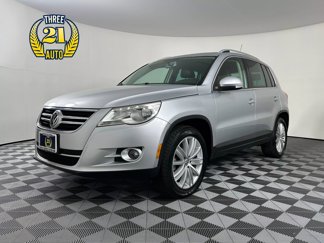Used 2011 Volkswagen Tiguan SE image 1
