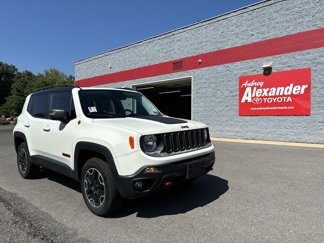 Used 2017 Jeep Renegade Trailhawk w/ Premium Trailhawk Package image 1