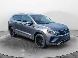 Certified 2022 Volkswagen Taos SE w/ IQ.Drive SE Package image 1
