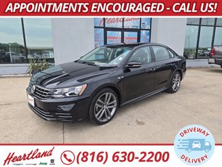 Used 2018 Volkswagen Passat 2.0T R-Line image 1
