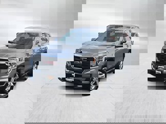 Used 2024 GMC Terrain SLE image 1