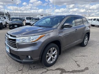 Used 2015 Toyota Highlander XLE image 1
