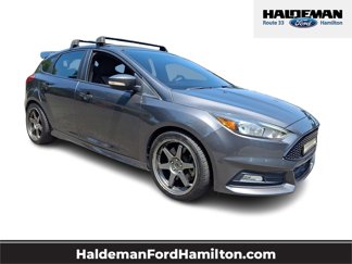 Certified 2017 Ford Focus ST image 1